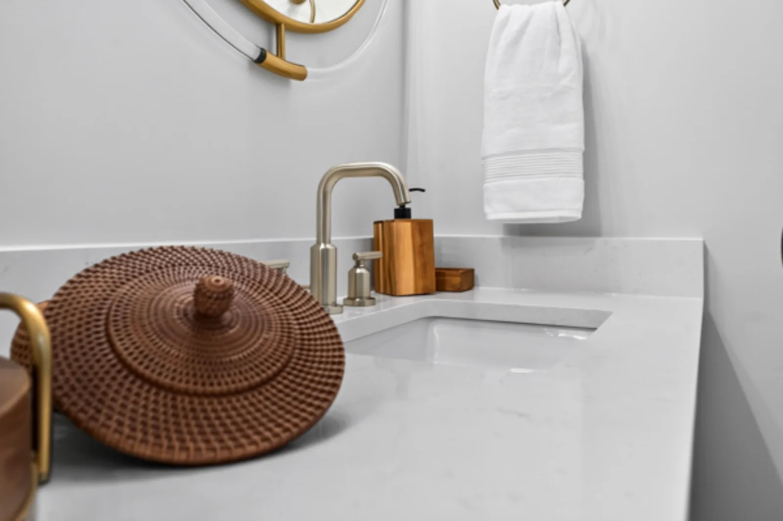 Staged powder bath in Dunwoody